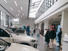 -上海宝信宝马4S店