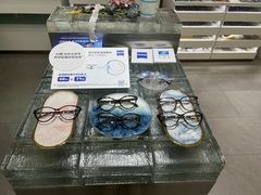 -GOOMI久米眼镜·蔡司·依视路·明月官方授权店(龙德紫金店)