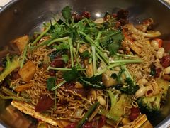 -拿渡麻辣香锅(世茂广场·工三店)