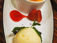 香草冰激凌-1886德国汽车餐厅(外滩十六铺码头店)