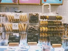 面包甜点陈列柜-BONBON BAKERY