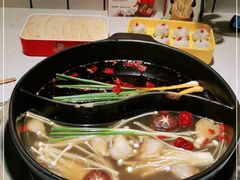 -钢管厂五区小郡肝串串香(奥克斯广场锦城万达店)