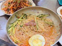 拌冷面-韩风烤牛肉冷面店