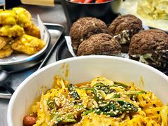 -W COLLECTIVE  DESSERT SHOP