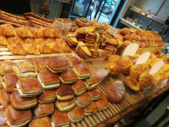 还不错,不过蛋糕吃多了还是腻啊