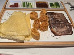 老北京饹配马莲肘子-北平楼·烤鸭·北京菜(牡丹园店)
