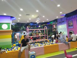 -菲菲羊乐园(临平银泰城店)