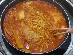 -三清洞摩西韩式年糕火锅(威高广场店)
