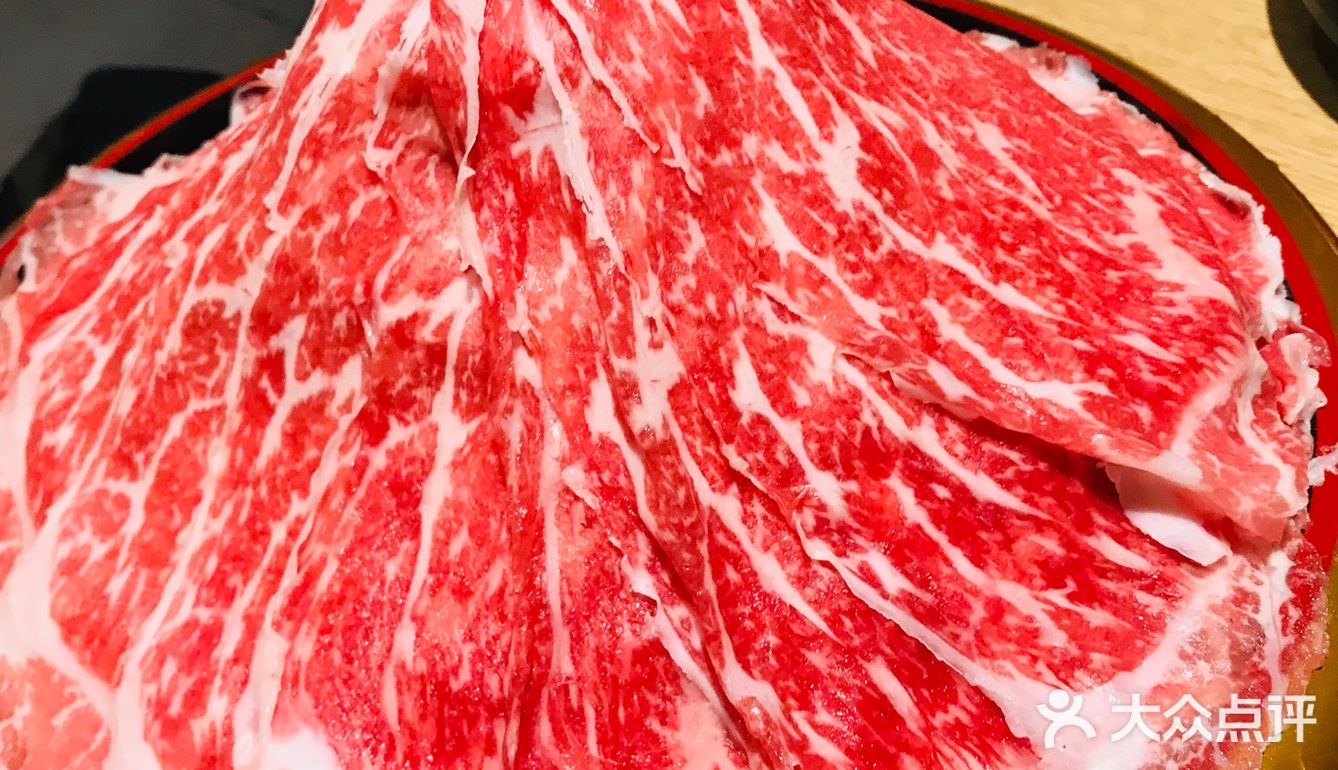 上菜速度也可。吃得我披头散发，就怕亏了肉虽薄