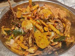 鸭下巴鸭爪双拼-嘎嘎鸭下巴·爆辣干锅(明教寺店)