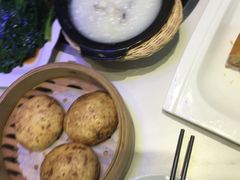 -皇马海口湾海景酒店(万绿园秀英港店)