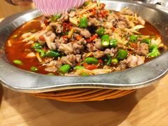 -兔行天下-鸿鹤鲜锅兔(中海国际店)