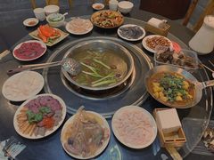 -周老三跷脚牛肉·全牛火锅(非遗传承店)