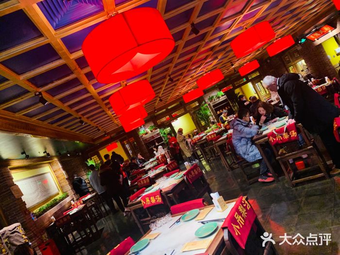 小吊梨汤·北京菜·烤鸭(长安商场-首都博物馆店)大堂图片