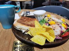 手撕烤鸡肉三明治-HELLO 27 意面·沙拉·帕尼尼