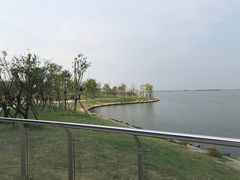 -上海滴水湖皇冠假日酒店
