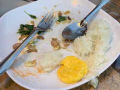 -席娜卡琳火车铁道夜市