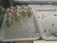 甜品自助-小鱼小牛·鱼牛干锅·脆鱼火锅(世欧广场店)