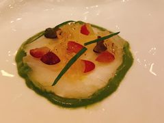 真鲷刺身和青豆沙拉酪乳油醋汁-Jean Georges