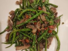 四季豆炒脆骨-刘胖子家常菜·蹄花焖藕(富安街店)