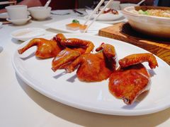 玻璃脆皮乳鸽-利苑酒家(华熙国际店)