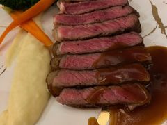 澳洲和牛西冷牛排（M6）-Golden Lily河内巴黎法越料理餐厅(建国西路店)