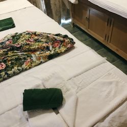 -静博士养生美容连锁