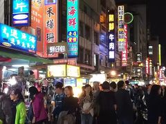 -六合夜市