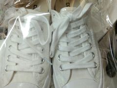 -京伟修鞋洗鞋奢侈品皮具护理店