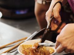 -松树干拌面店