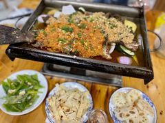 -宏兴烤鱼山庄(宣恩总店)