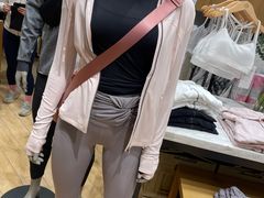 -lululemon(上海浦东IFC店)