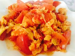 -红栌温泉山庄生态美食餐厅