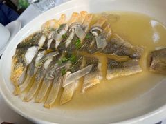 鸡汁松茸蒸大黄鱼-野蔓果·山野菜(西湖景区·龙井茶田店)