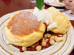 榛果巧克力奶油芝士舒芙蕾松饼-UPPER KITCHEN(延安路店)