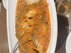 泉水浸武昌鱼-大中华酒楼·主席武昌鱼·武汉美食地标(江汉路步行街店)