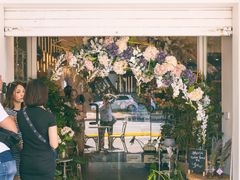 -FLOVIE FLORIST CAFE