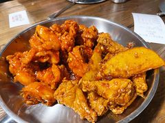 辣子鸡拼酱油鸡-MI WU FACTORY米屋美食工厂餐厅(绿地店)