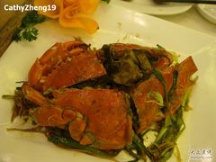 未洗即煮的螃蟹--黑黑的，里面还有饲料等-福州大饭店-自助餐