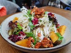 烤菠萝色拉-Golden Lily河内巴黎法越料理餐厅(建国西路店)