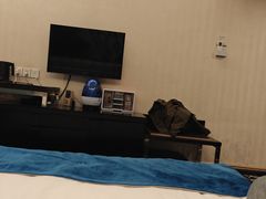 -昆明朗威酒店(昆明站火车站双桥夜市风情街店)