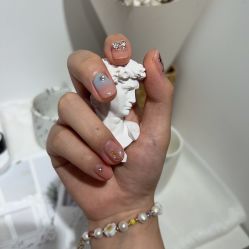 -尤米一站式美甲美睫