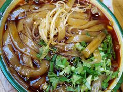 -拈签一笑黄牛肉辣卤串串