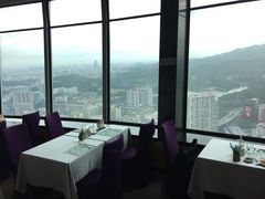 -亚洲国际大酒店·云顶阁旋转自助餐厅