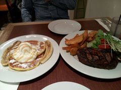 -Pancakes on the rocks(Darling Harbour)