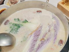 -洪氏嗨捞·广东猪肚鸡·椰子鸡火锅(西咸万象城店)