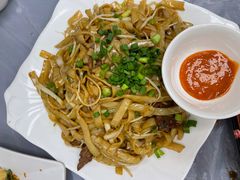 牛肉炒河粉-凤城康记饭店
