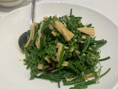 掐尖菜拌腐竹-开海·红岛海鲜虾水饺(石老人店)