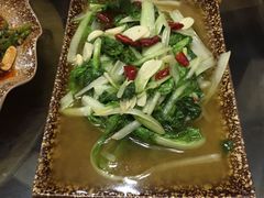 -石磨豆花家常菜·牦牛排土火锅