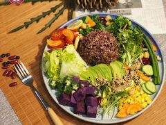 牛油果减脂沙拉-Rabbit Cafe私房西餐甜点咖啡(栖霞路店)